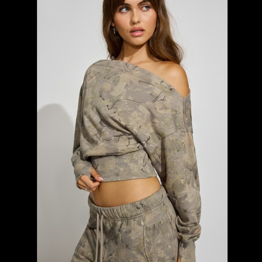 Garage - SoftTerry Rib Off Shoulder Sweater - Picture 3 of 7